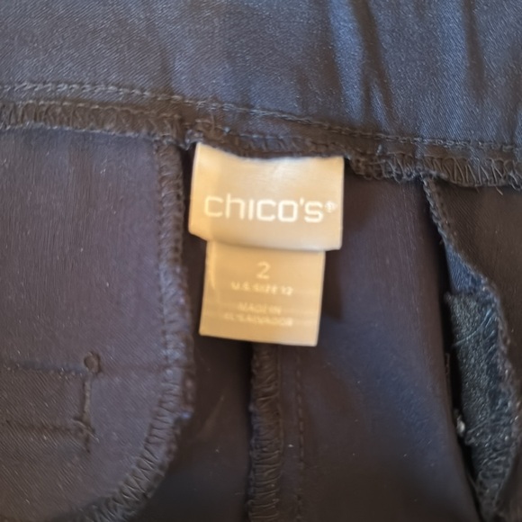 Chicos, navy blue capris size 2, which is a 12 and Chico size - Picture 2 of 5